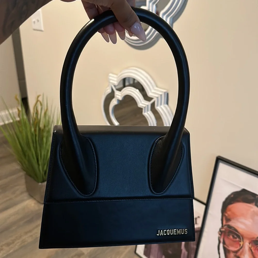Jacquemus Black Mini Bag with Geometric Design - Picture 5 of 7